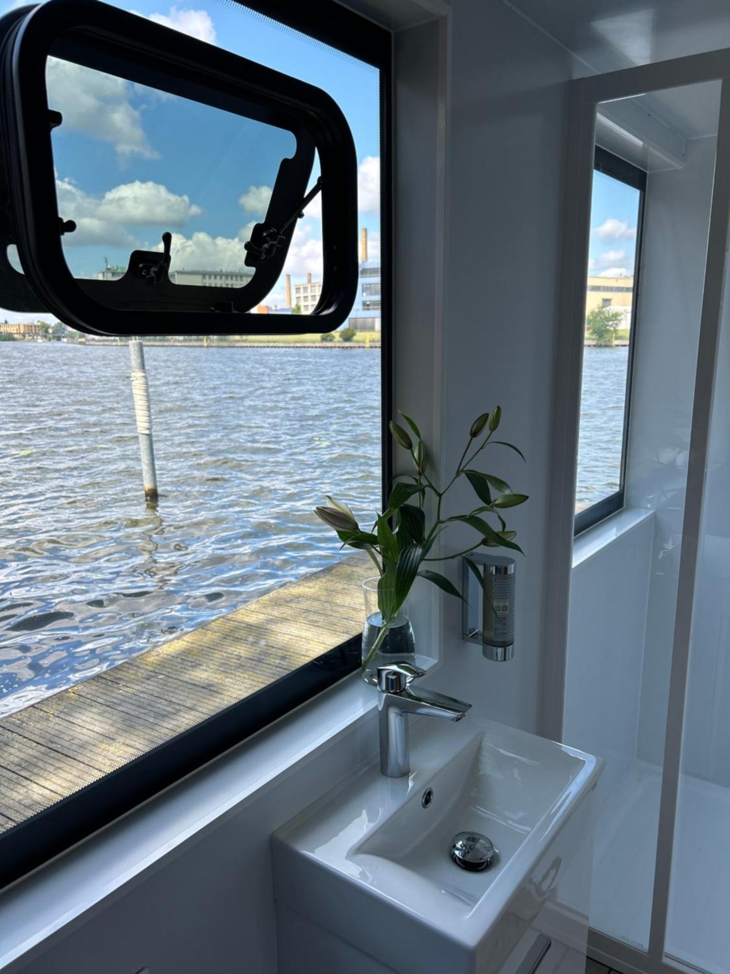 Nena Hausboot Hotel Berlin Ngoại thất bức ảnh